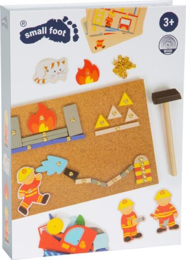 cose_per_dire_10581_legler_small_foot_Haemmerchenspiel_Feuerwehr_Verpackung_20220427